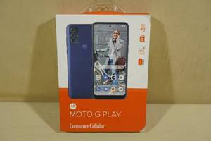 lot 133 image: Consumer Cellular Moto Play G Smart Phone