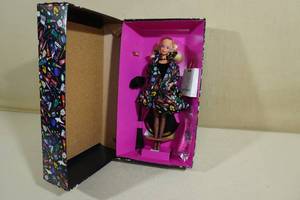 lot 140 image: Vintage Savvy Shopper Barbie