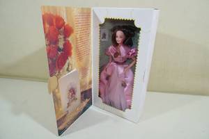 lot 146 image: Vintage Hallmark Special Edition Sweet Valentine Barbie