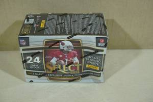 lot 157 image: 2021 Panini Select Blaster Box of Football Cards
