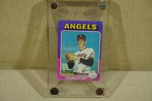 lot 162 image: 1975 Topps Nolan Ryan #500 Baseball Card
