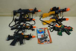 lot 173 image: 8 Toy Guns - Most Electronic with Sounds and Lights