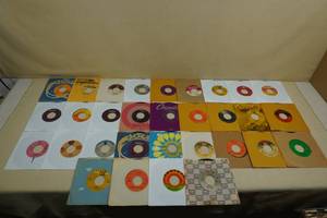 lot 180 image: Assorted 45 Records - Queen, CCR, KISS, Meatloaf, Lynyrd Skynyrd, Doors, Pink Floyd