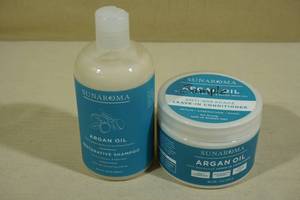 lot 198 image: Sunaroma Shampoo and Conditioner