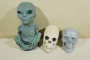 lot 242 image: Assorted Halloween Decorations - Skulls, Alien
