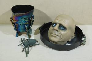 lot 243 image: Assorted Halloween Decorations