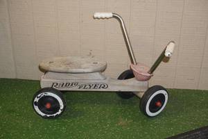 lot 246 image: Vintage Wood Radio Flyer Ride on Toy
