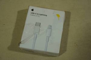 lot 292 image: Apple USB-C to Lightning 2m Charge Cord