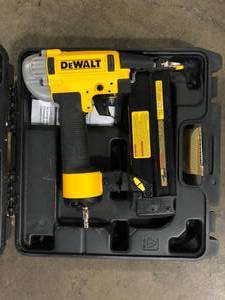 DEWALT 18-Gauge Pneumatic Corded Brad Nailer Customer Returns See Pictures
