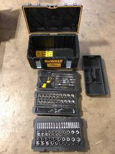 DEWALT Mechanics Tool Set (226-Piece) with TOUGHSYSTEM 22 in. Medium Tool Box Customer Returns See Pictures