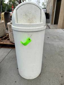 Trash Can with Lid
