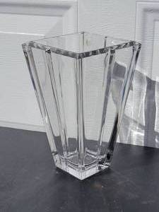 lot 91 image: Rosenthal Cutglass Vase