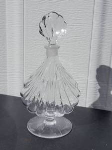 lot 21 image: Baccarat Shell Perfume Scent Bottles pairing