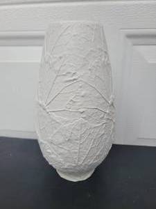 lot 73 image: Bisque Porcelain Heinrich Selb 50s Vase