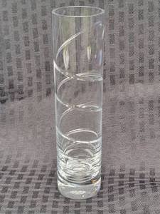 lot 25 image: Elegant Baccarat Spiral Bud Vase