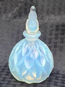 lot 38 image: Sabino Glass Perfume
