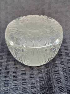 lot 40 image: Lalique Art Glass Lidded Dish