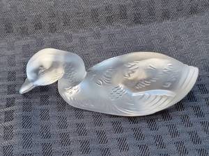 lot 43 image: Baccarat Crystal Frosted Duck Figurine