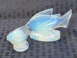 lot 49 image: Sabino France Opalescent Luster Art Glass Fish