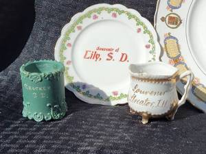 lot 140 image: Lily South Dakota Souvenir Memorobilia