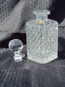 lot 122 image: Czech Diamond Pattern Lead Crystal Decanter