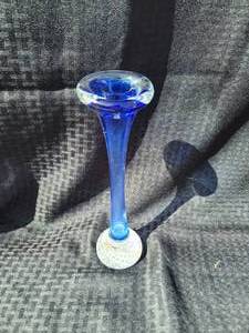 lot 120 image: Tall Blue Art Glass Vase with Suspended Bubbles