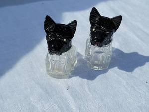 lot 135 image: Czech Dog Salt & Pepper Shakers c. 1930