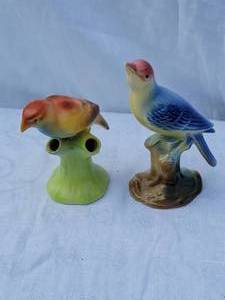 lot 96 image: Czechoslovakia Handpainted Parakeet Ceramic Spill Bud Vase Figurine