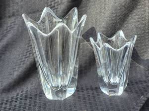 lot 77 image: Orrefors Signed Tulip Rim Vase Pair