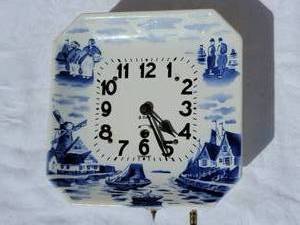 lot 88 image: Royal Brand Delft Pattern Clock