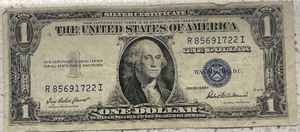 lot 40 image: 1935 F $1 Silver Certificate - R85691722I