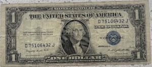 lot 47 image: 1935 G $1 Silver Certificate - D75106432J
