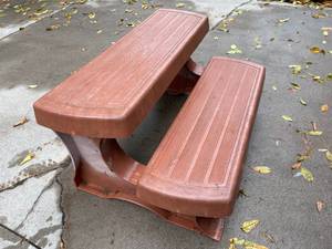 lot 210 image: Plastic Two Step Stair Unit