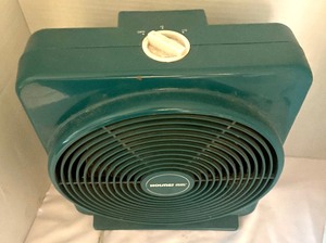 lot 72 image: Holmes Air Fan