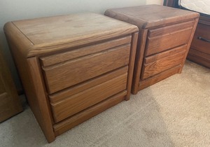 lot 85 image: Pair of Oak Nightstands  Side Tables