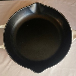 lot 34 image: Le Creuset Skillet