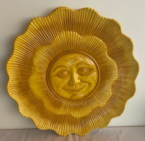 lot 117A image: Department 56 Sunshine Platter, Plates and Bowls