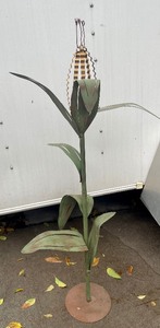 lot 180 image: Marvelous Metal Yard Decor