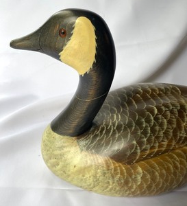 lot 199 image: Canada Goose Special Edition Duck Figurine