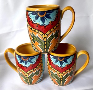 lot 300 image: Bright and Beautiful Decor and More