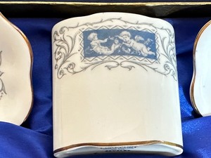 lot 361 image: Three Piece Vintage Coalport China Set