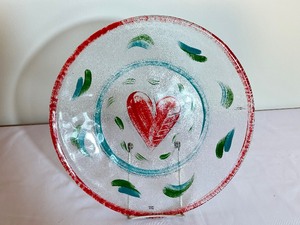 lot 13 image: Kosta Boda Accents  Kosta Boda Heart Glass Plate