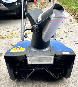 lot 321 image: Snow Joe Ultra Snow Thrower