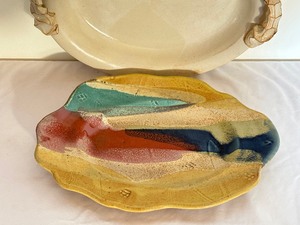 lot 345 image: Two Decorative Pottery Platters