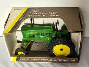 lot 248 image: Die Cast John Deere Tractor Collectors Model 70 Row Crop