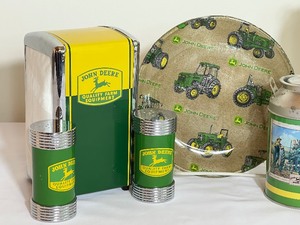 lot 47A image: Variety of John Deere Decorative Items