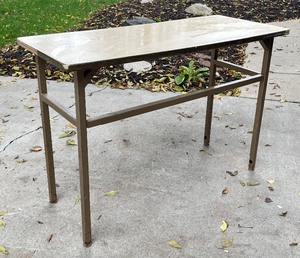 lot 418 image: Vintage Table