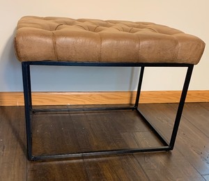 lot 157 image: Tufted Leather Foot Stool