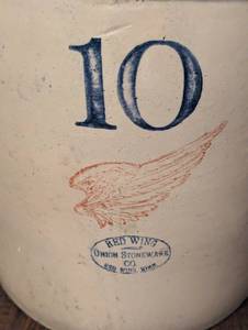 lot 118 image: Red Wing 10 Gallon Crock