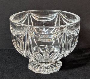 lot 121 image: Small Waterford Crystal Bowl
